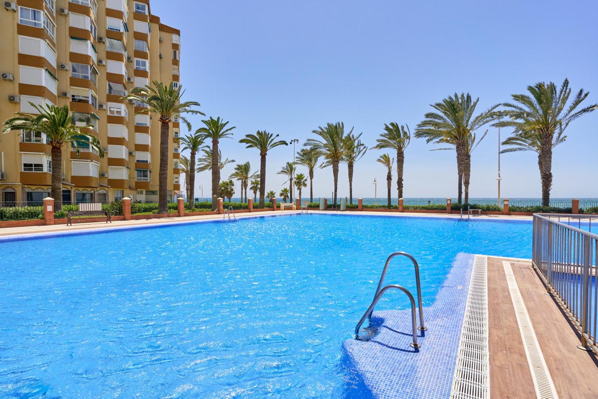 Apartamento Primera Linea Playa Algarrobo Costa Extérieur photo